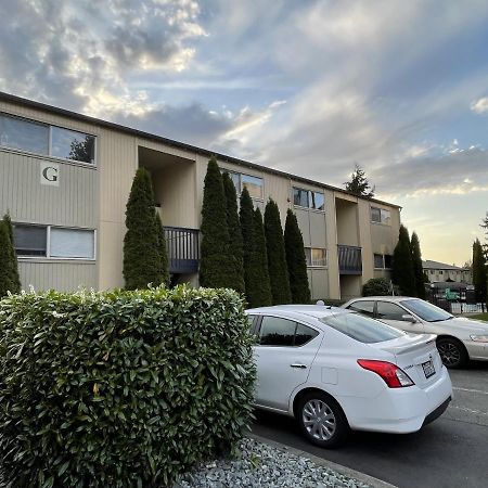 Shared Space With Private Room In Beautiful Lakefront Apartment フェデラルウェイ エクステリア 写真