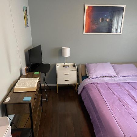 Shared Space With Private Room In Beautiful Lakefront Apartment フェデラルウェイ エクステリア 写真