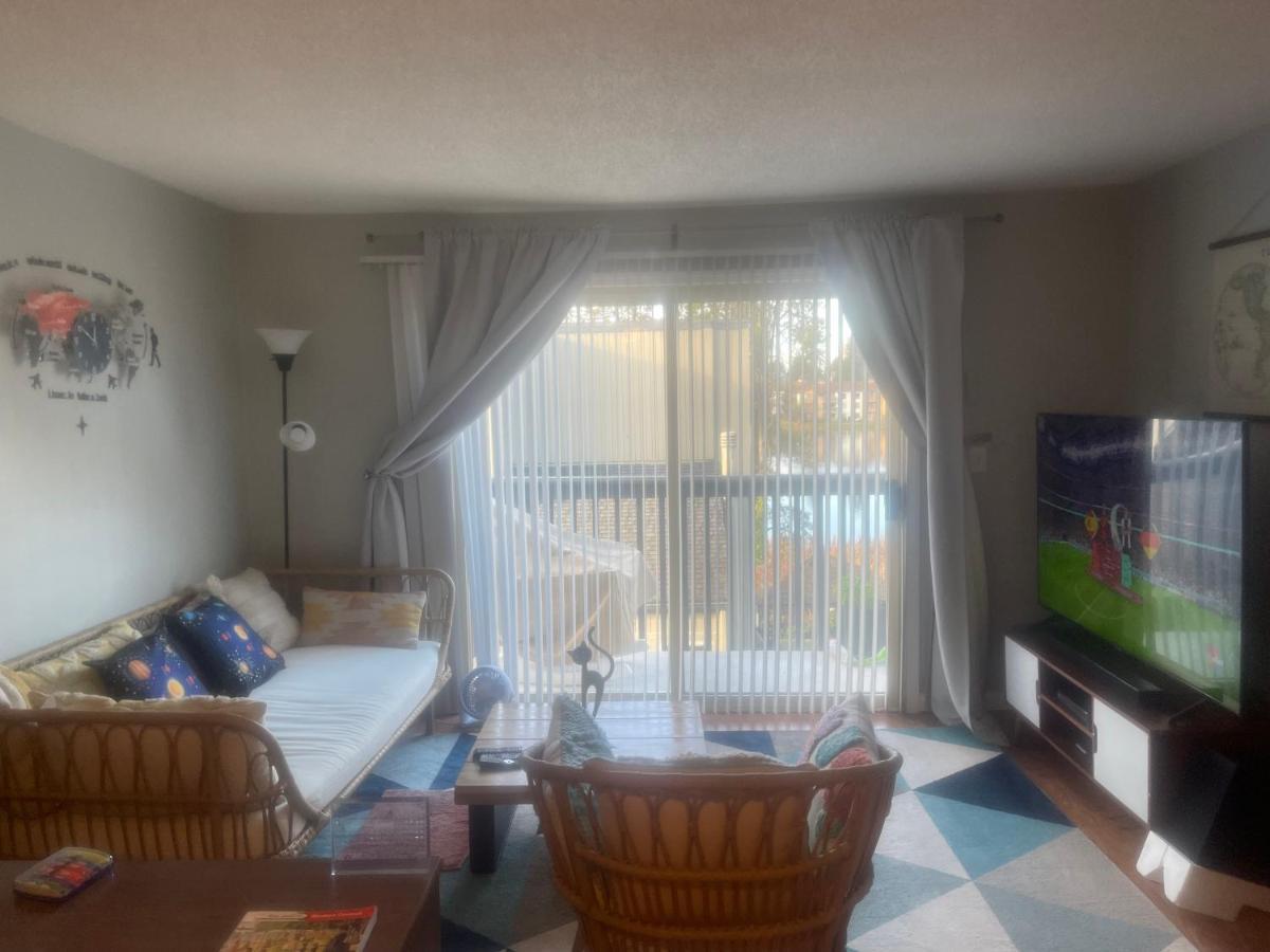 Shared Space With Private Room In Beautiful Lakefront Apartment フェデラルウェイ エクステリア 写真